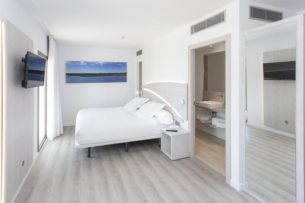 Hotel Llaut Boutique 4*